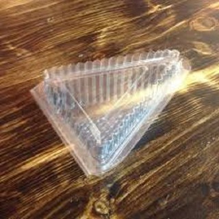 BỘ 100 HỘP NHỰA ĐỰNG BÁNH HÌNH TAM GIÁC NHỌN 12,5 CM X 9,5 CM CAO 6,5 CM