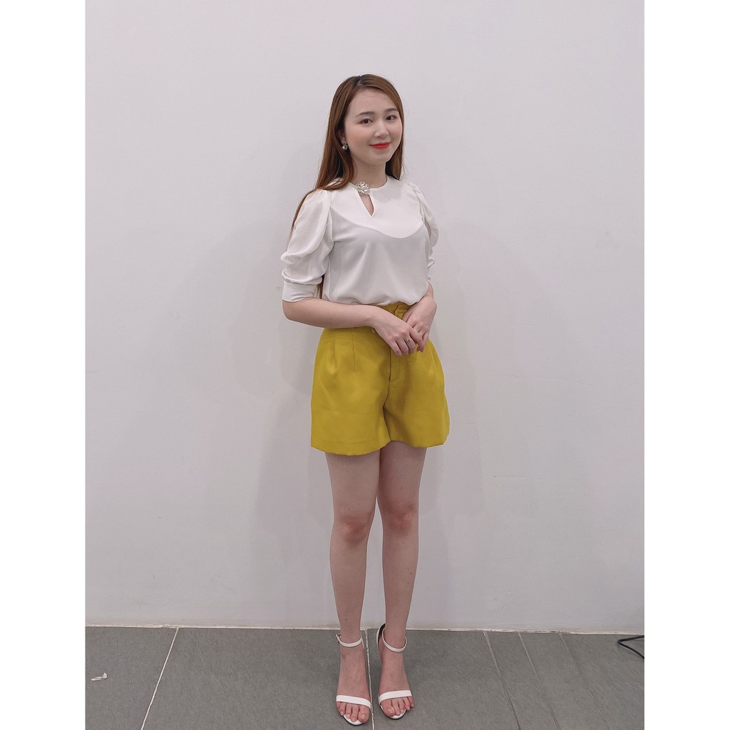 Quần Short NEVA Kèm Đai Lưng Bản To B200054 | Đen - Vàng