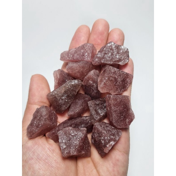 Strawberry quartz thô tự nhiên có 2 kích cỡ dùng cho bói bài Tarot, Reiki, Handmade, phong thủy...