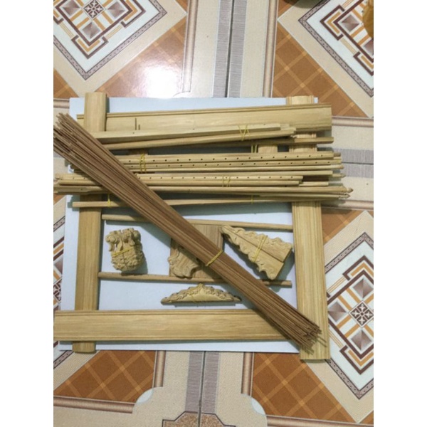 Khung tự giáp Thái đấu lá đề