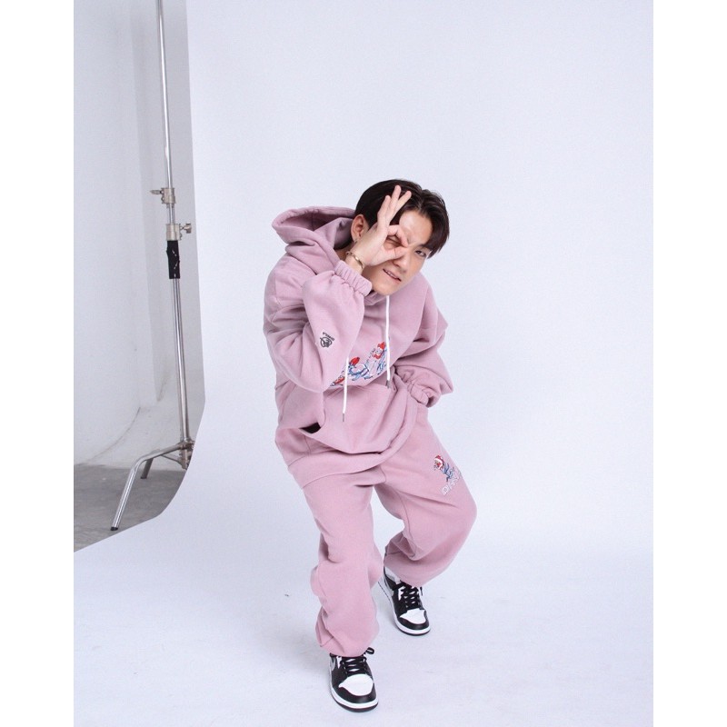 Áo hoodie và quần jogging hình thêu cây ăn thịt tím | BigBuy360 - bigbuy360.vn