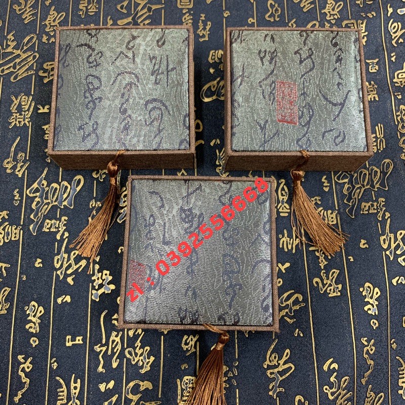 Hộp Gấm Thư Pháp Loại 1 Đựng Vòng Tay Trang Sức Phong Thuỷ