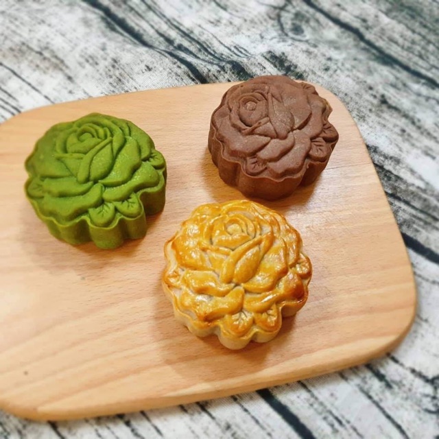 Khuôn trung thu lò xo 1 mặt hoa hồng 150g (M101)