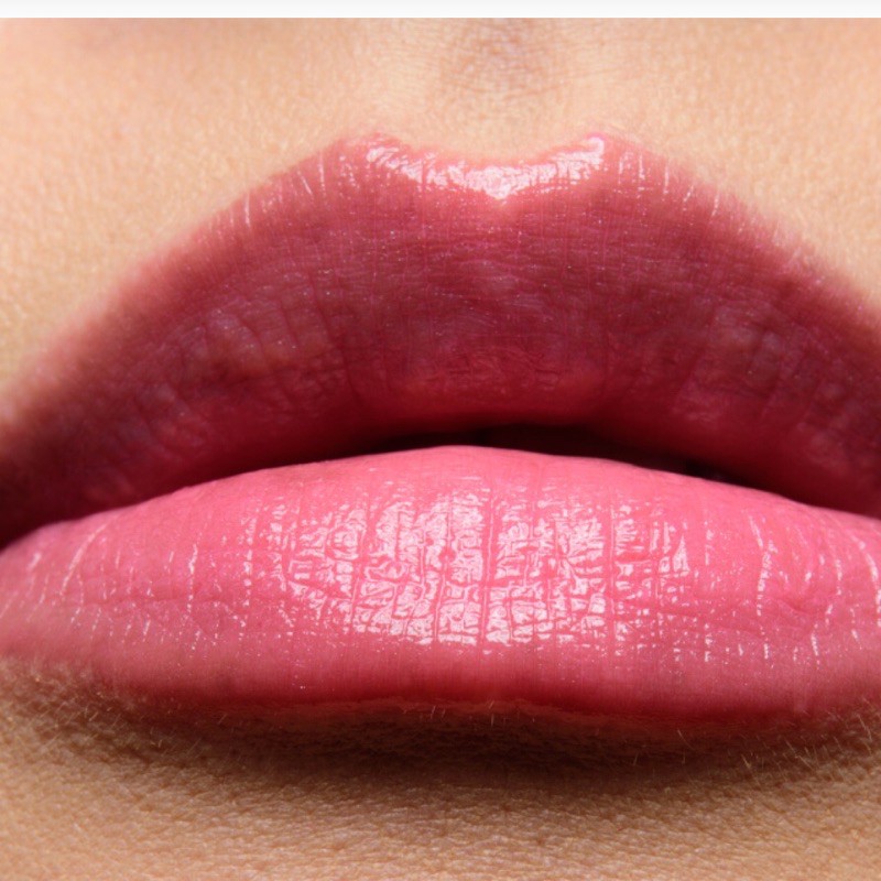 Son Revlon Super lutrous Glass shine So Sleek pink 021