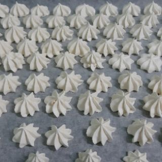 210g Bánh nụ hôn meringue