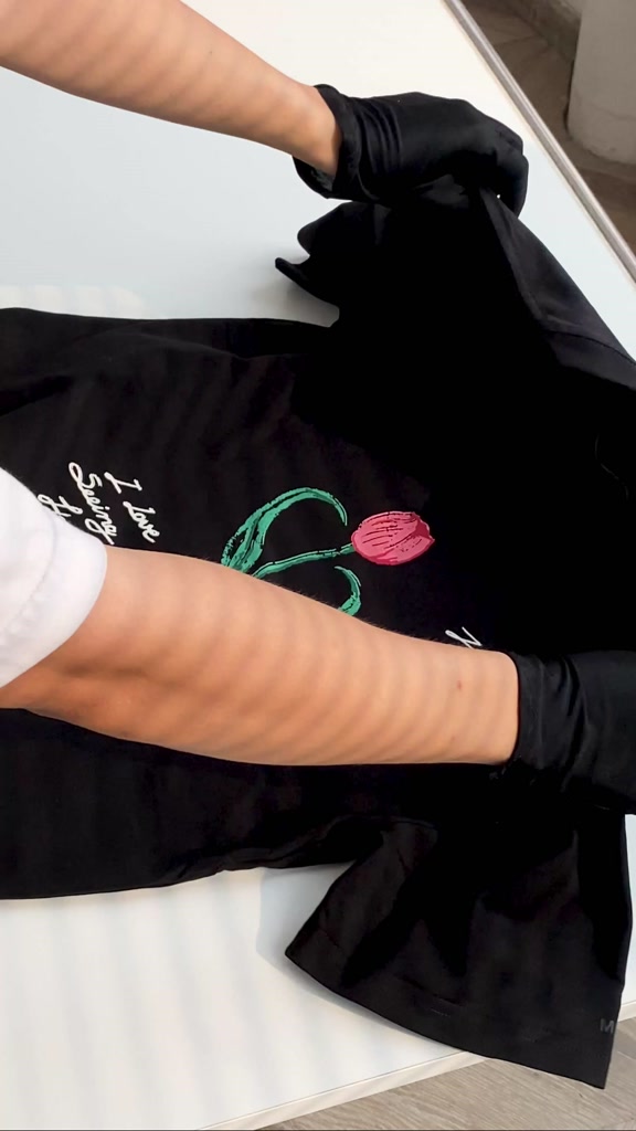 ÁO THUN TULIP FLOWER MISSOUT | BigBuy360 - bigbuy360.vn