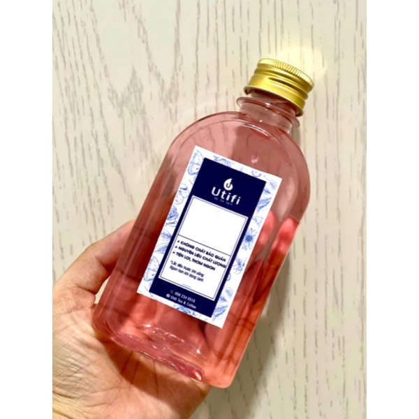 HOT-Chai nhựa Dẹp 250ml vát cạnh fi28 kèm nắp đen | BigBuy360 - bigbuy360.vn