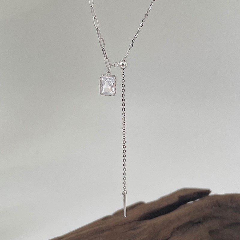 Vòng cổ thời trang bằng kim cương hình vuông dành cho phụ nữ