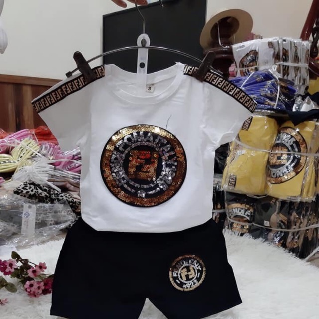 Combo bé trai yến trương