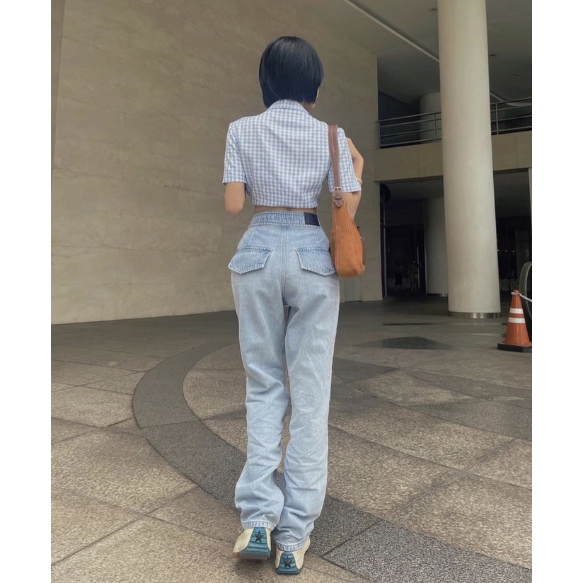 Quần jeans ống rộng CHICMONKI 4 nút có nắp túi phía trước lưng cao màu xanh nhạt CMJ1049