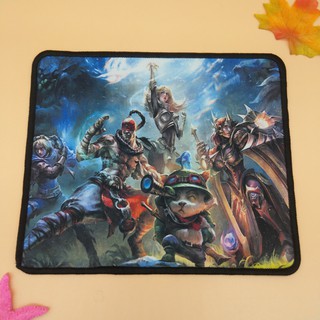 Miếng lót chuột da kt 25 x 21cm (giao màu ngẫu nhiên)