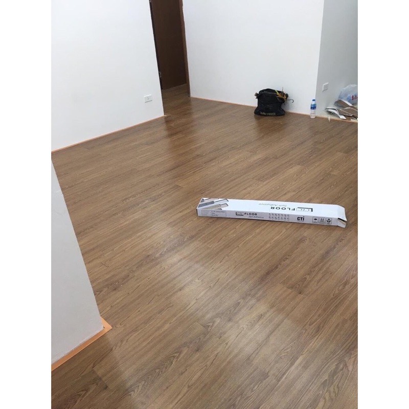 Miếng dán sàn nhựa giả gỗ sẵn keo 2mm - kích thước 45,7cm x 15,5cm - loại ngắn - bóc dán - sẵn keo