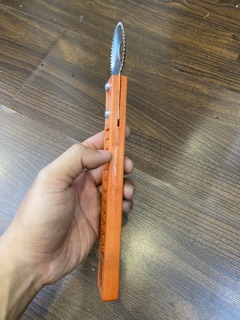 Dụng Cụ Nạo Dừa Cầm Tay