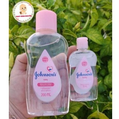 Dầu massage dưỡng ẩm Johnson's Baby Oil 50ml &amp; 200ml