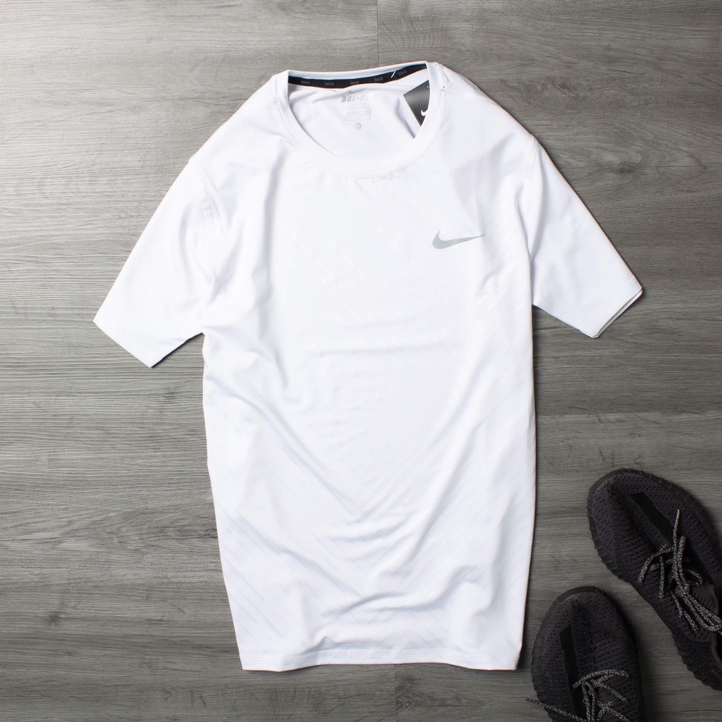 Áo thun thể thao nam TSHIRT MAN cổ tròn ngắn tay, thấm hút mồ hôi,co giãn 4 chiều | BigBuy360 - bigbuy360.vn