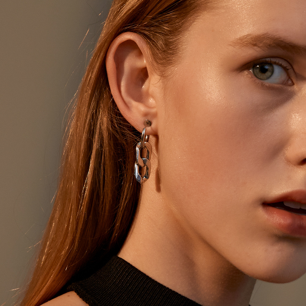 Khuyên Tai Nữ Trang Kiểu Dáng Độc Đáo