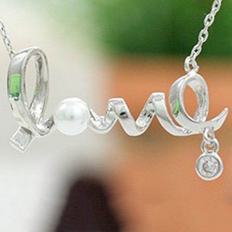 Dây chuyền hợp kim hình chữ Love dễ thương lãng mạn