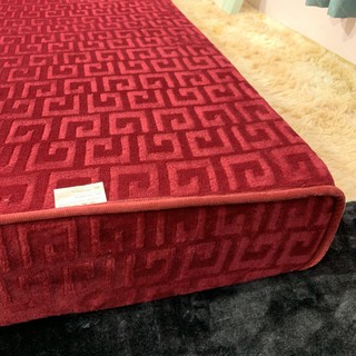 THẢM CHỮ VẠN TRẢI GIƯỜNG