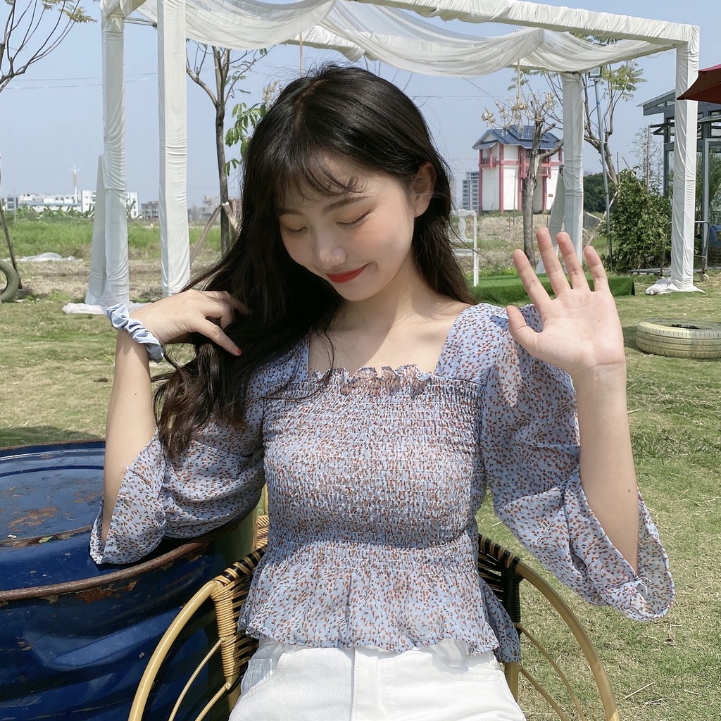 [Mã FAMAYWA giảm 10K đơn 50K] Áo Kiểu Cổ Vuông In Hoa Thiết Kế Quyến Rũ Dành Cho Nữ | BigBuy360 - bigbuy360.vn