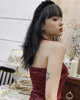 Váy cổ yếm trơn Ishi