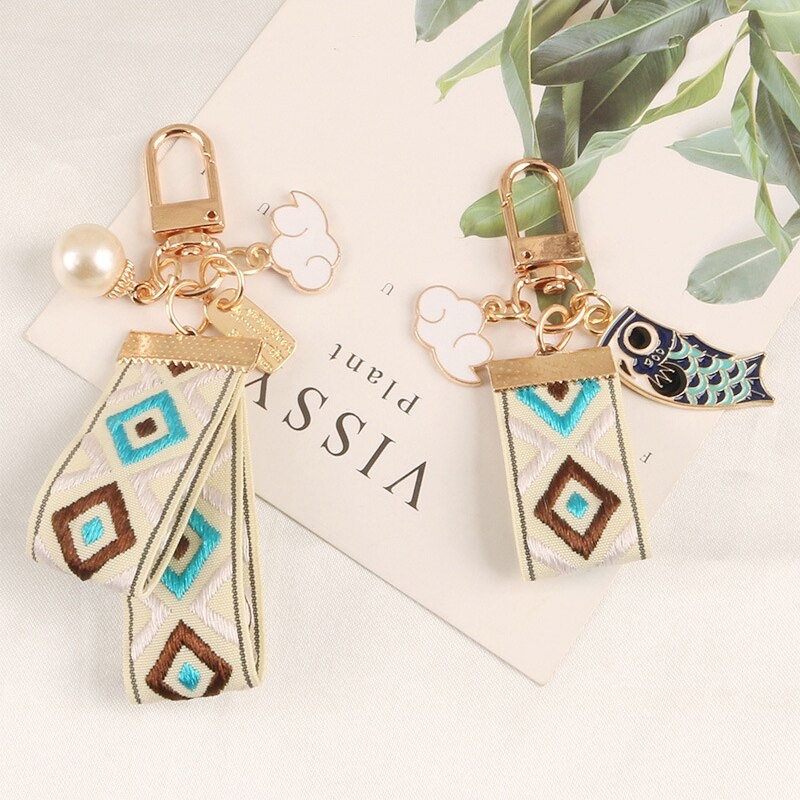 Móc khóa cá Koi Nhật Bản kèm mây - GSK72