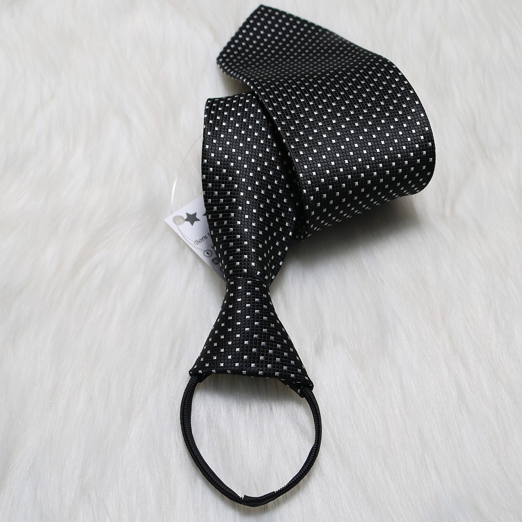 Cà vạt nam KING cho công sở và chú rể vải lụa cao cấp màu đen thắt sẵn chấm bi style hàn quốc C0019