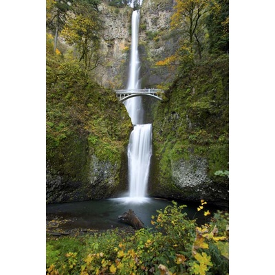 Tranh dán tường 3d thác nước quanh co, uốn lượn và gập ghềnh, chiêm ngưỡng một khung cảnh tuyệt đẹp