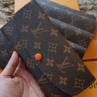 Ví nữ cúc bấm chữ LV