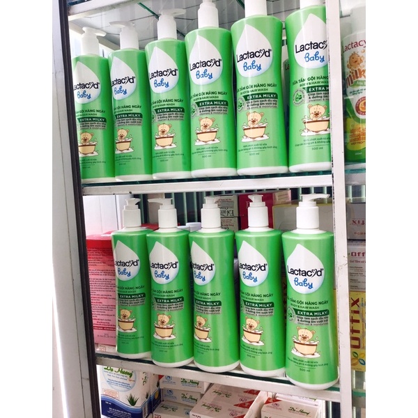 Sữa tắm LACTACYD MILKY (mẫu mới, Date xa nhất) có hàng tặng kèm.