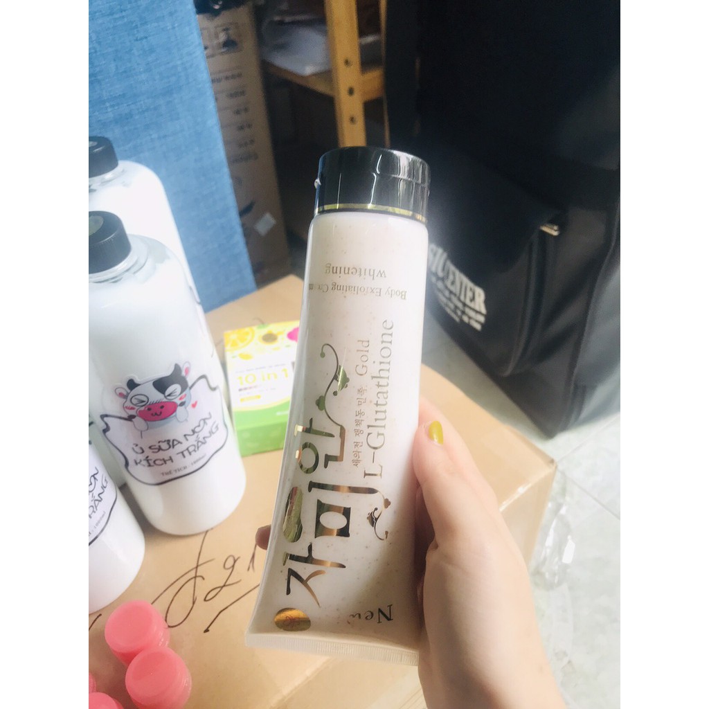 Tẩy tế bào chết body