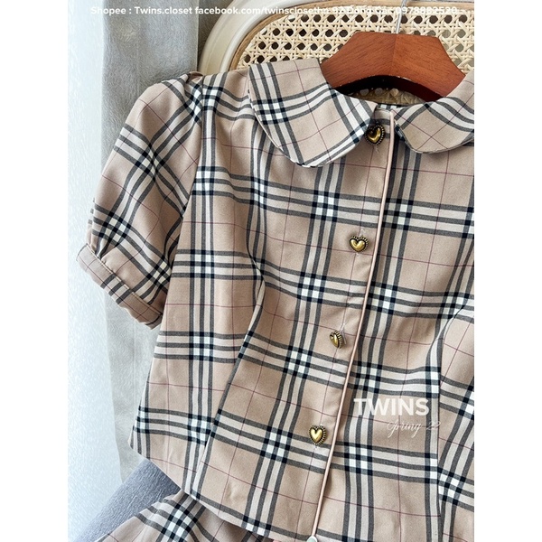 Set bộ nữ áo karro kate + chân váy khuy tim đồng (Burny set)
