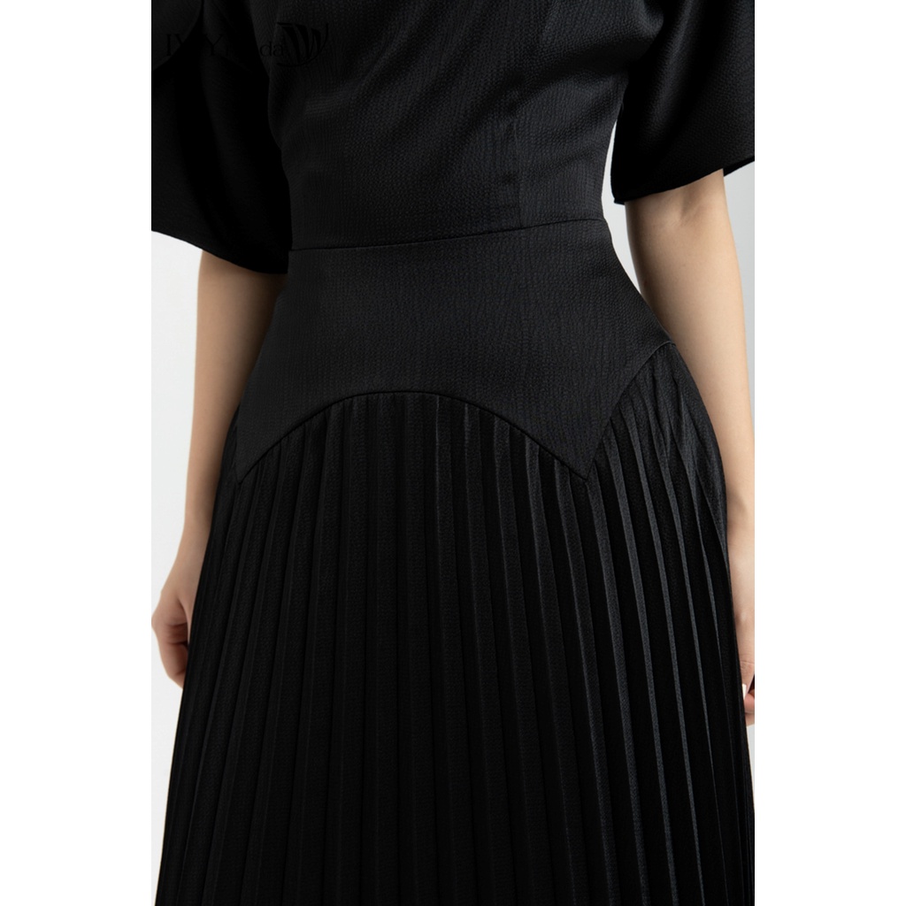 Đầm lụa nữ cổ đổ tùng xếp ly IVY moda MS 48M6195