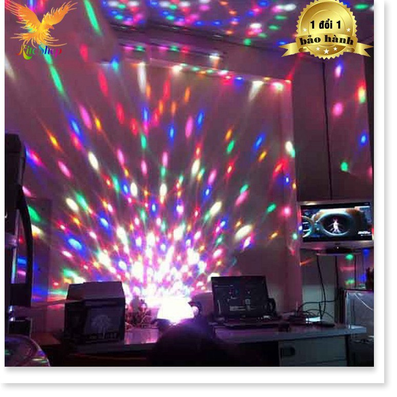 đèn led quả cầu xoay pha lê 7 màu nháy theo nhạc