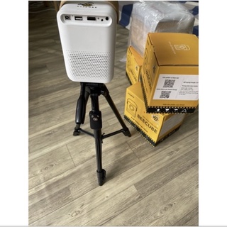 Tripod 3 chân hỗ trợ dựng máy chiếu