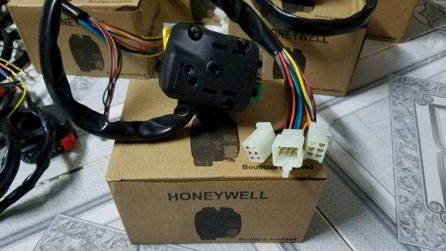 Cùm công tắc honeywell