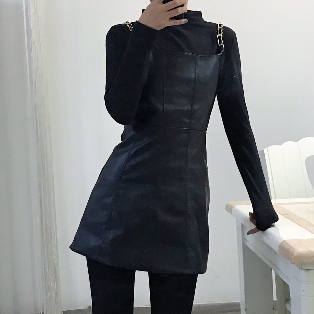 Đầm da ngắn dây xích cá tính trẻ trung