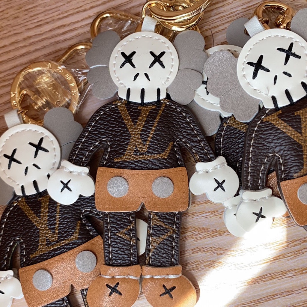 Móc Khóa Hình Nhân Vật Kaws X Lv
