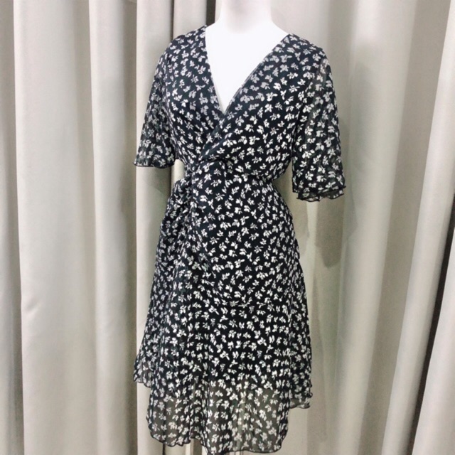 Đầm maxi hoa nhí 20 màu đầm đắp chéo 60kg vừa | BigBuy360 - bigbuy360.vn