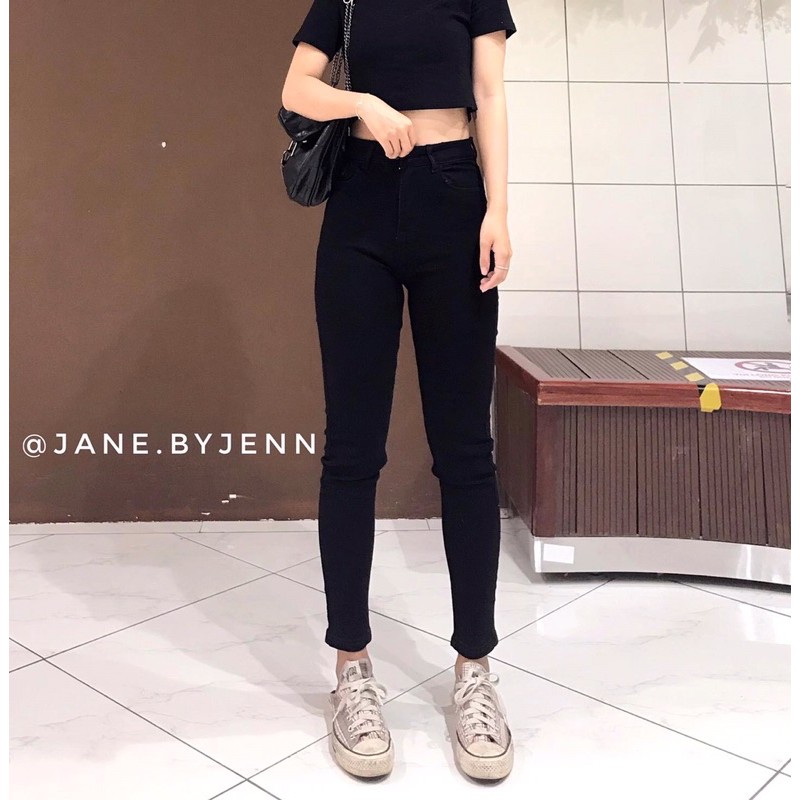 Quần skinny đen basic