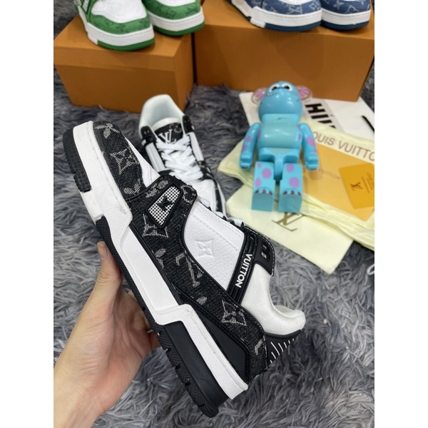 Giầy Thể Thao Louis Vuitton LV Trainer Monogram Denim White Green Xanh Trắng -Vải Bò- Đen Best Siêu Cấp Dế Khâu