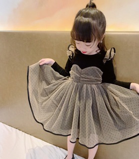 Váy ren chấm cho bé gái