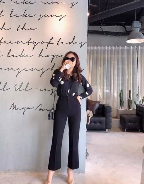 Quần vải ống loe khóa giữa