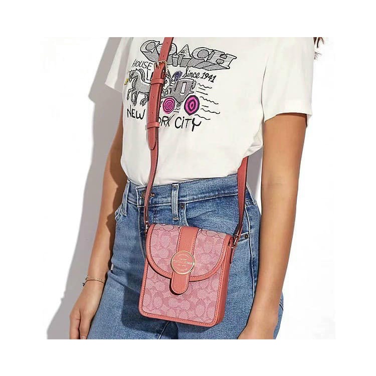 Túi xách Coach trẻ trung tiện lợi