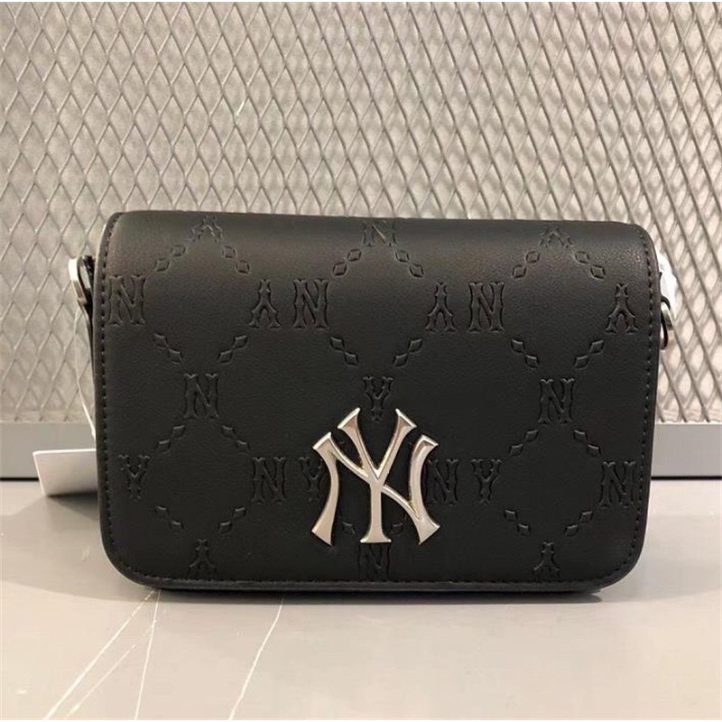 Túi Đeo Chéo M.L.B Hoạ Tiết Dập Nổi Hình Kim Cương Limited Cá Tính Siêu Đẹp