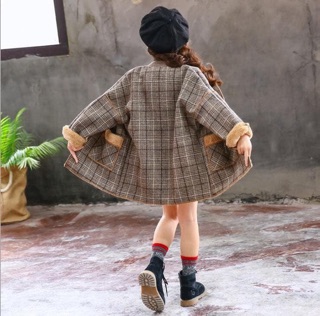 Áo dạ kẻ bé gái