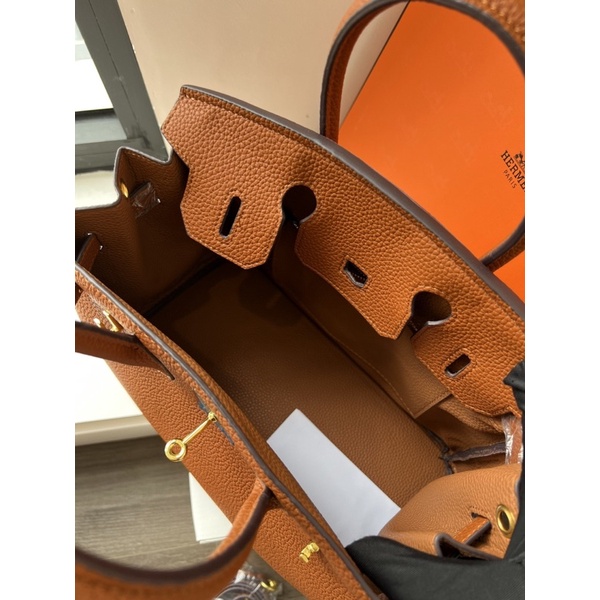 Túi quai xách khoá vàng