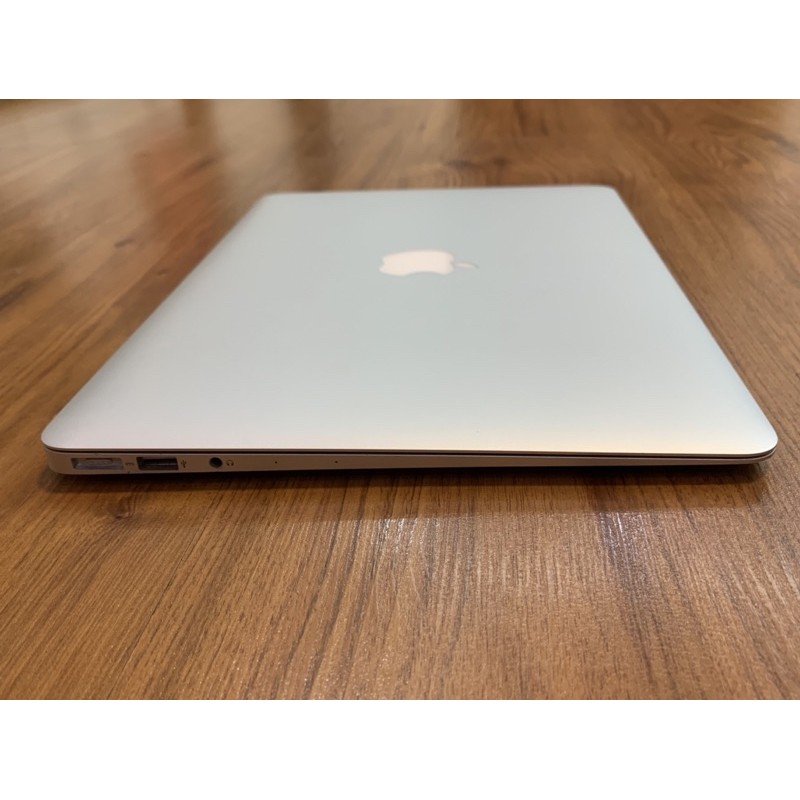 Máy tính xách tay Macbook Air 13 inches