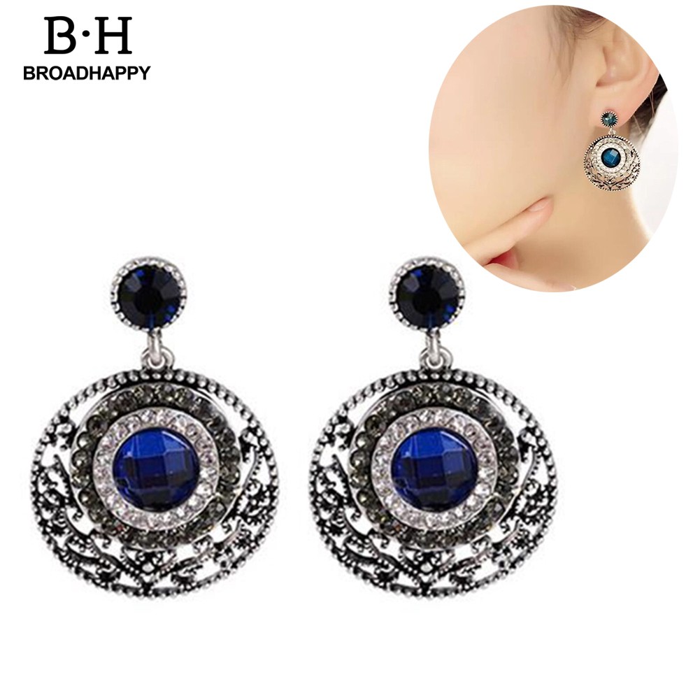 Hoa tai dáng dài phong cách retro