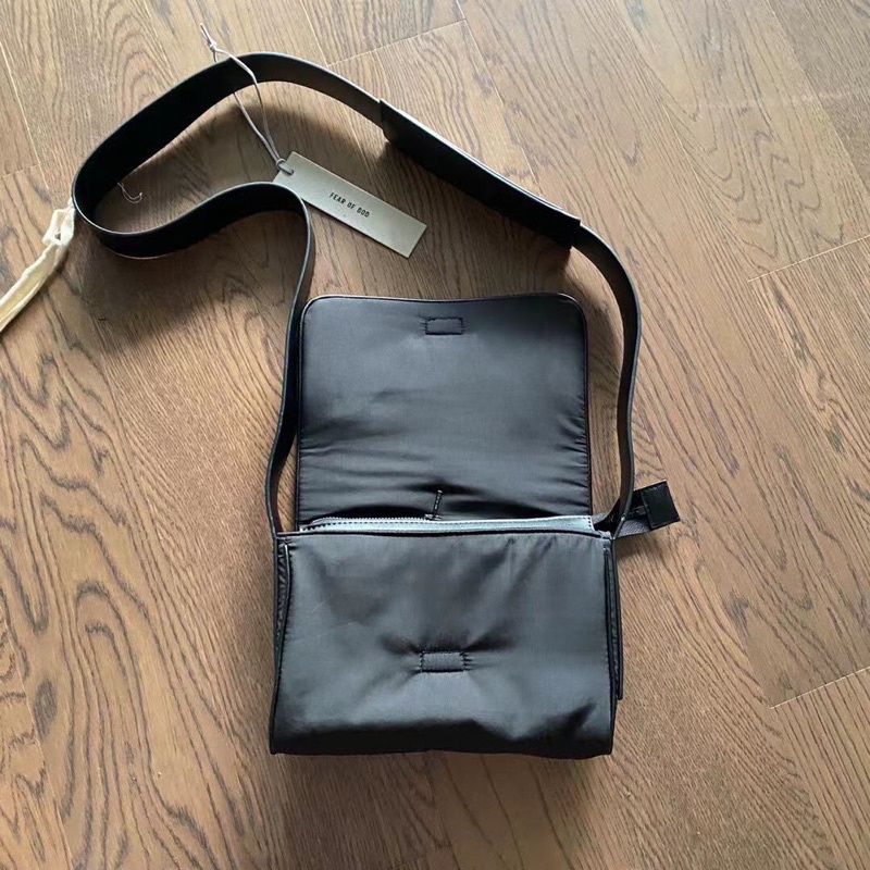 ⚡️ - Túi xách đeo chéo backless snap fog