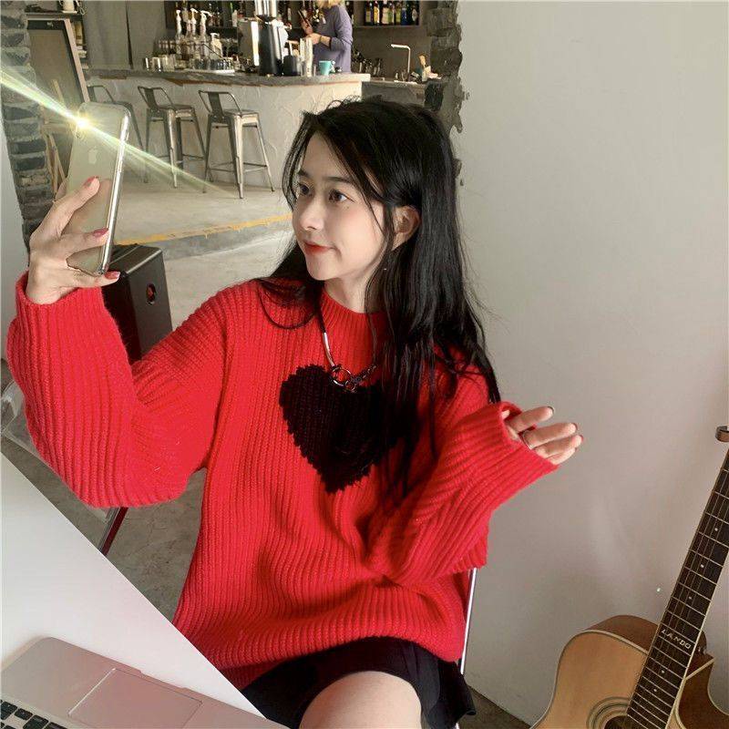 Áo Sweater Cổ Tròn In Hình Trái Tim Xinh Xắn Cho Nữ